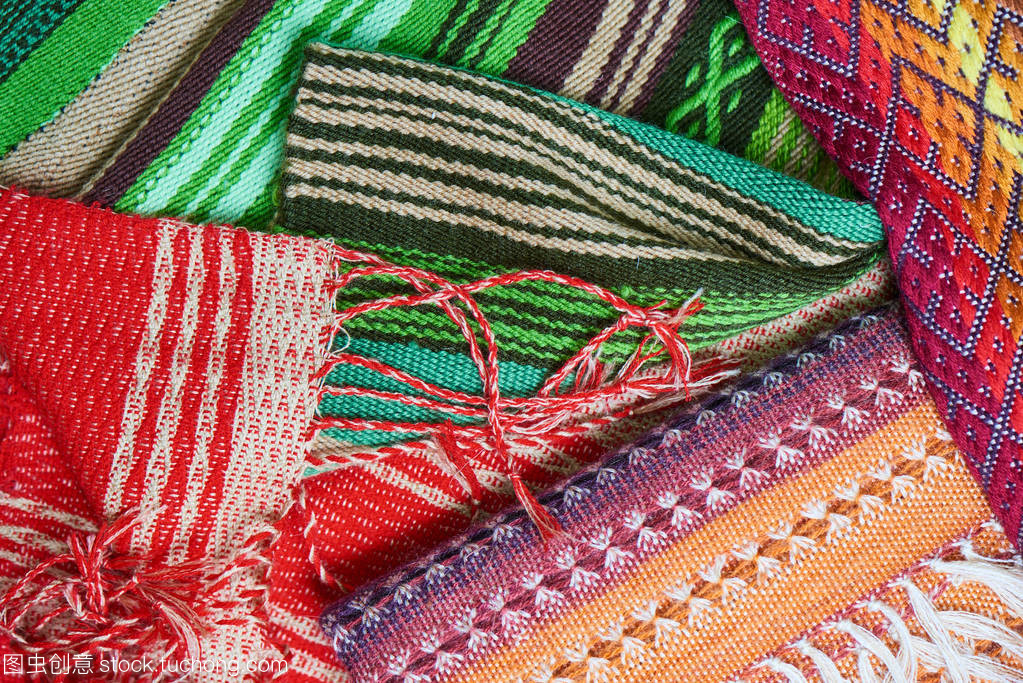 斑斕織物 手工藝術的細膩對話