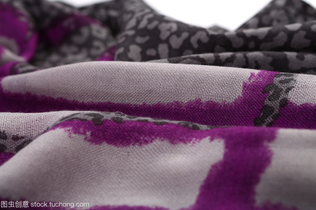 溫潤匠心 中式風(fēng)格針織圍巾的東方美學(xué)